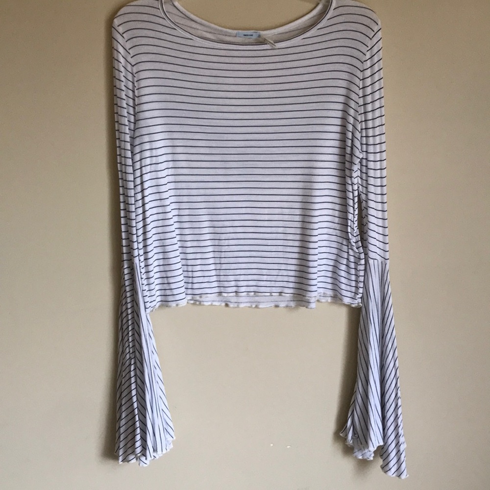 Urban outfitters bell sleeve top size M